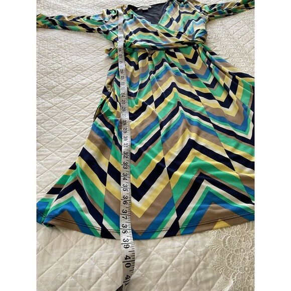 Liz Claiborne Faux Wrap Knee Length Dress Multicolor Chevron Print Size Medium - Picture 9 of 10